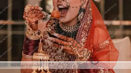 indian-bride-eating-rasgulla-1576035049_11zon.jpeg